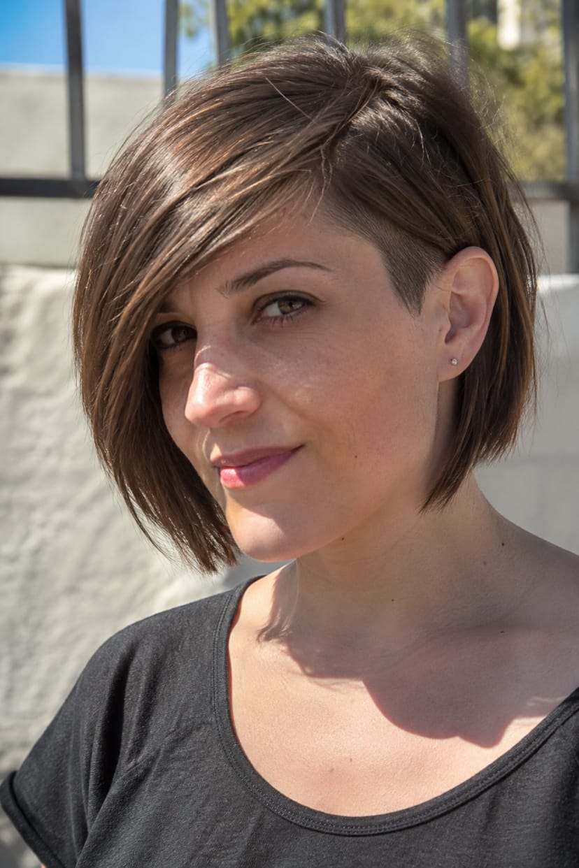 Seitenpony mit sichtbarem undercut