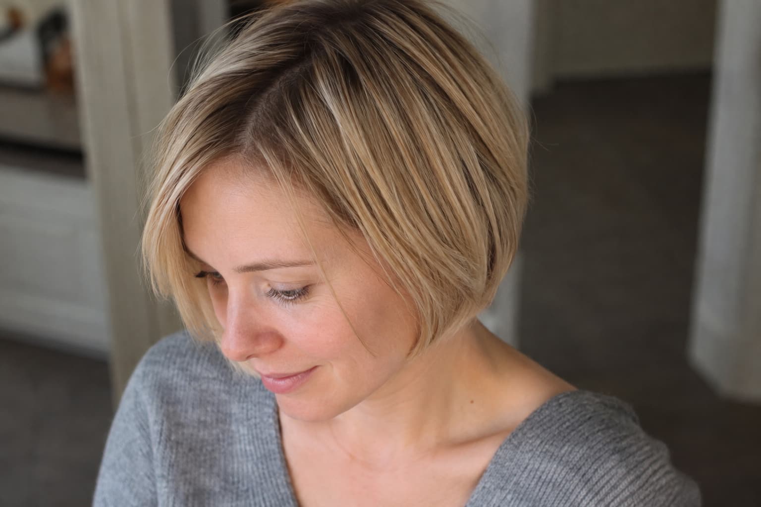 18 Ideen, wie du deinen Kurzhaarbob bei feinem Haar mit Seitenscheitel, Stufen, texturierten Spitzen und als Micro Bob am Kinn trägst